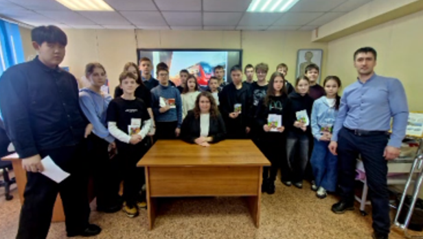 Знакомимся с правилами безопасного нахождения на ЖД путях.